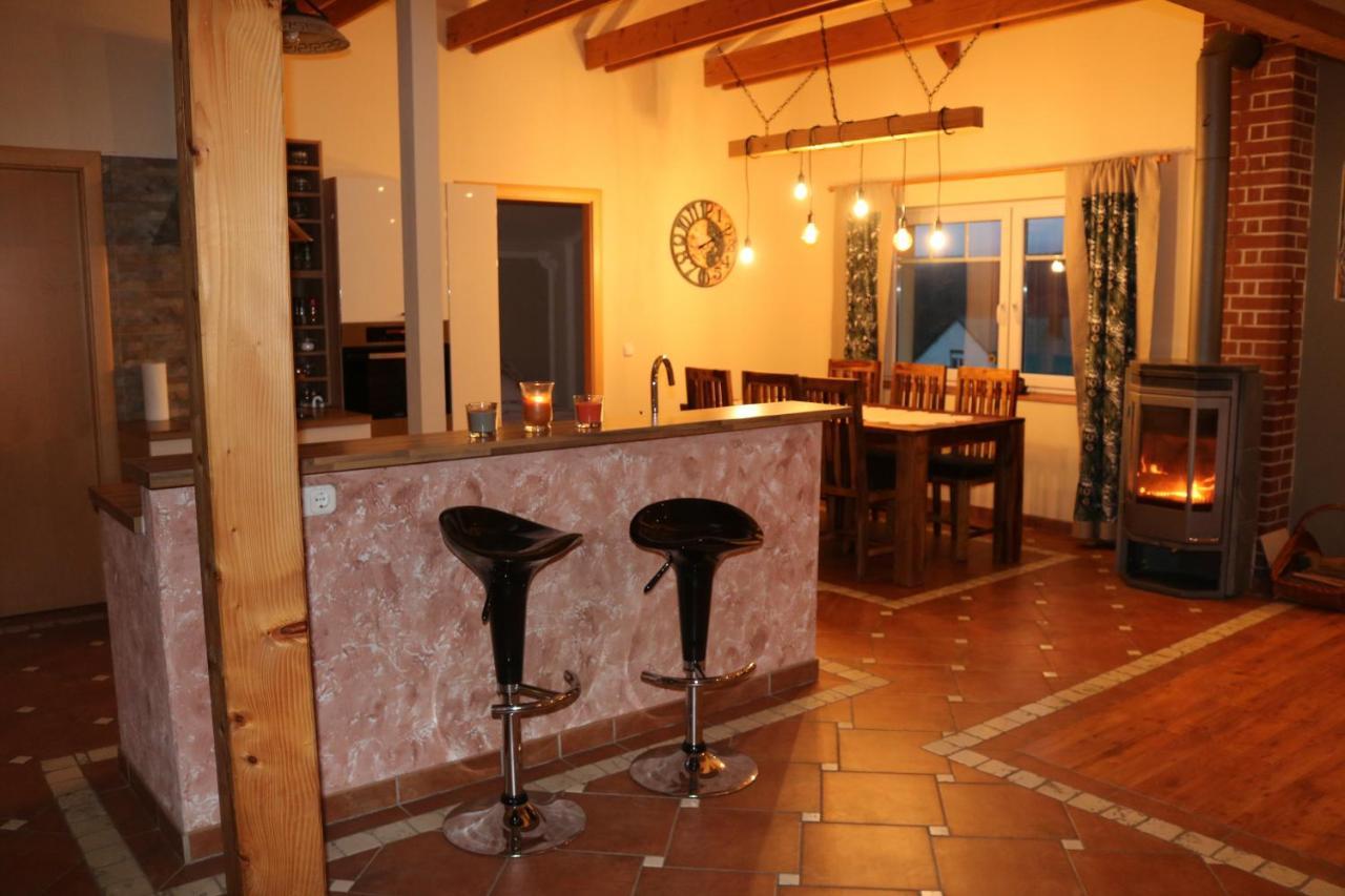 Helle, Offene Dachgeschosswohnung Mit Terrasse Oberloisdorf エクステリア 写真