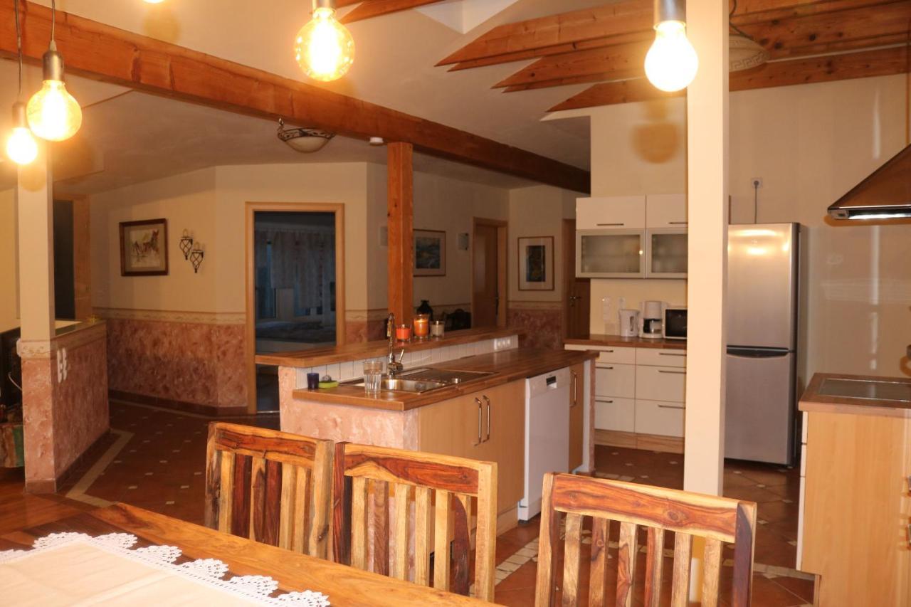 Helle, Offene Dachgeschosswohnung Mit Terrasse Oberloisdorf エクステリア 写真