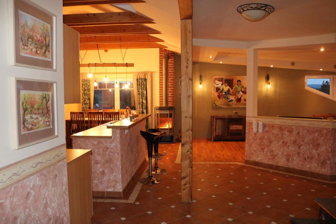 Helle, Offene Dachgeschosswohnung Mit Terrasse Oberloisdorf エクステリア 写真