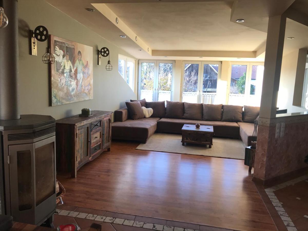 Helle, Offene Dachgeschosswohnung Mit Terrasse Oberloisdorf エクステリア 写真