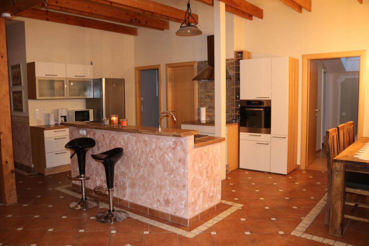 Helle, Offene Dachgeschosswohnung Mit Terrasse Oberloisdorf エクステリア 写真