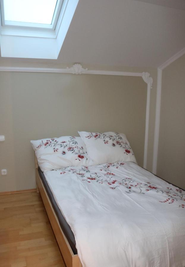 Helle, Offene Dachgeschosswohnung Mit Terrasse Oberloisdorf エクステリア 写真