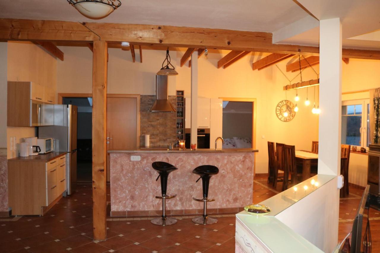 Helle, Offene Dachgeschosswohnung Mit Terrasse Oberloisdorf エクステリア 写真