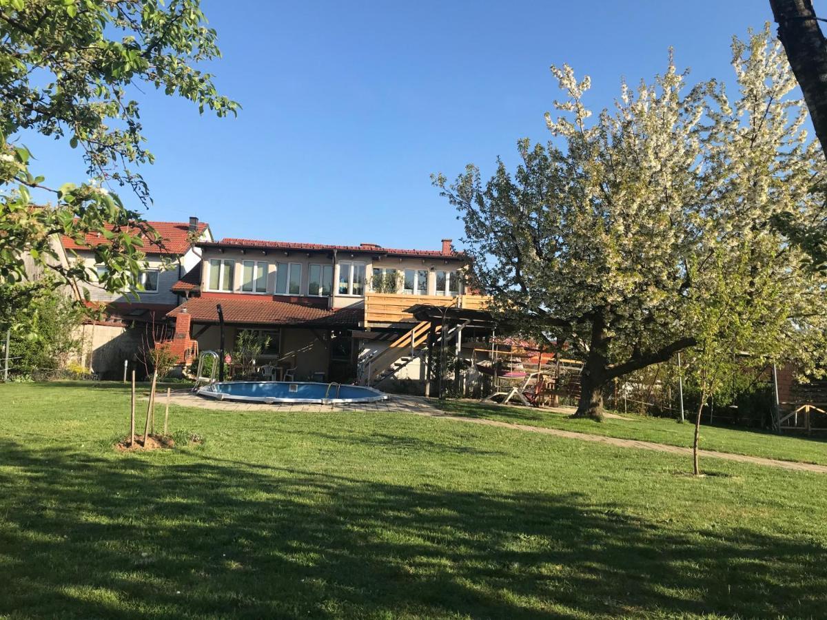 Helle, Offene Dachgeschosswohnung Mit Terrasse Oberloisdorf エクステリア 写真